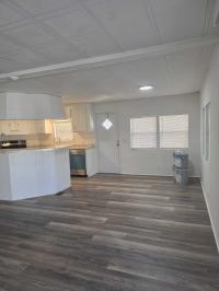 1975 SOUT Manufactured Home