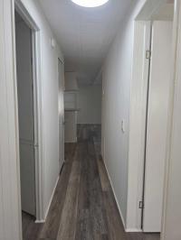 1975 SOUT Manufactured Home
