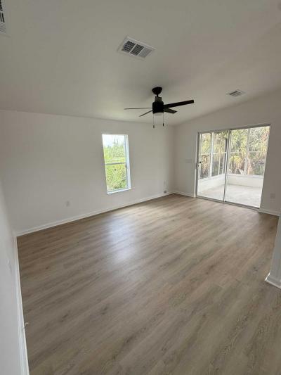 Photo 4 of 19 of home located at 701 Aqui Esta Dr #131 Punta Gorda, FL 33950