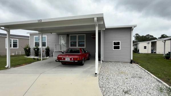 Photo 1 of 2 of home located at 112 Lakeview Drive Leesburg, FL 34788