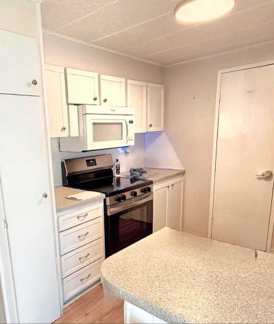 Photo 4 of 19 of home located at 7349 Ulmerton Rd. Largo, FL 33771