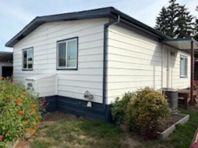 Photo 4 of 21 of home located at 16901 SE Division Street #15 Portland, OR 97236
