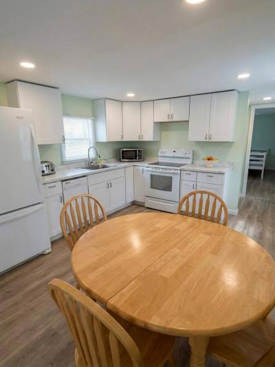 Photo 5 of 14 of home located at 2407 NW 20th Ave. Lot 437 Boynton Beach, FL 33436