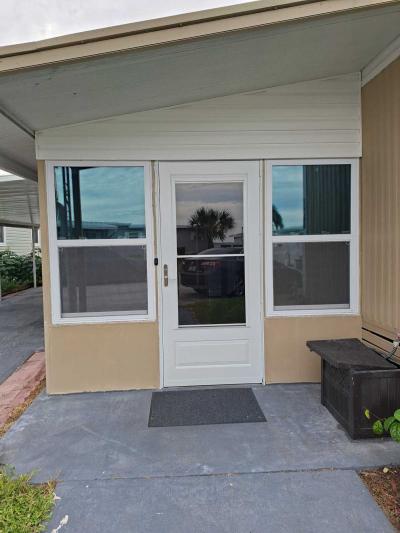 Photo 4 of 20 of home located at 150 Matthew Circle Titusville, FL 32780