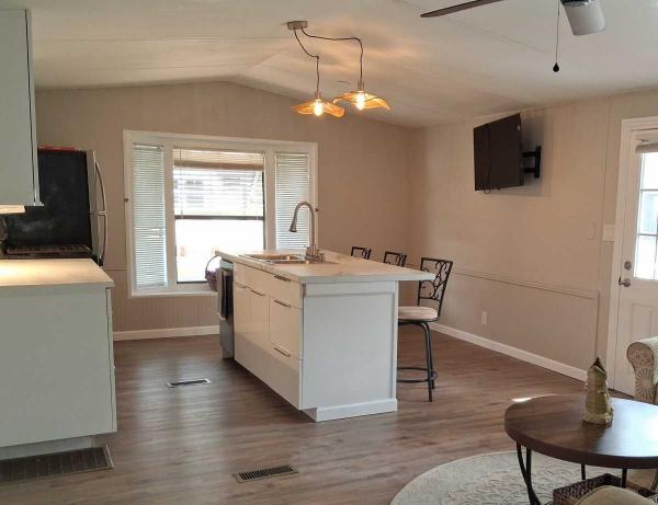 1986  Mobile Home For Sale