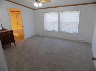 Photo 5 of 44 of home located at 23456 Valley Dr Brownstown, MI 48134