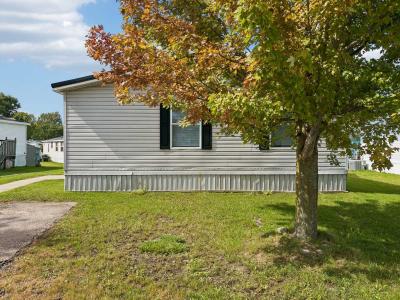 Photo 4 of 28 of home located at 8169 Hidden Hollow Fenton, MI 48430