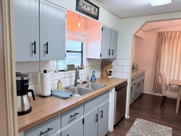 1984 TWIN Manufactured Home