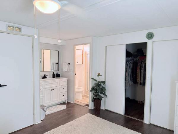 1984 TWIN Manufactured Home