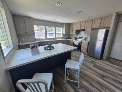 Photo 4 of 11 of home located at 2512 Phipps Orlando, FL 32818
