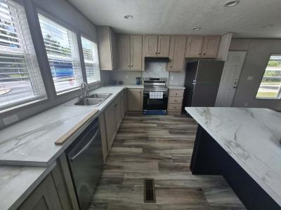 Photo 5 of 11 of home located at 2512 Phipps Orlando, FL 32818