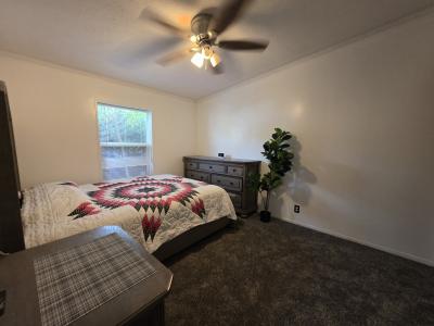 Photo 3 of 14 of home located at 949 Kathy Circle Flint, MI 48506