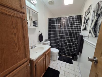 Photo 5 of 14 of home located at 949 Kathy Circle Flint, MI 48506