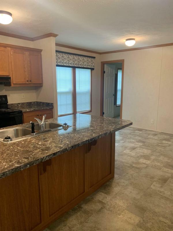 2017 ARLINGTON E472  Home