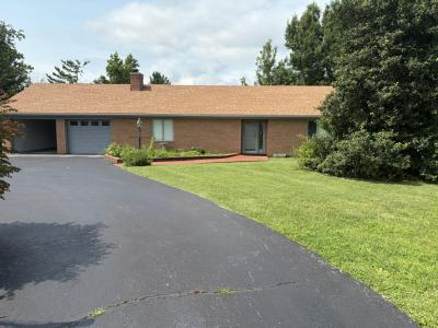 Mobile Home at 92A Spurlin Trailer Ct. Richmond, KY 40475