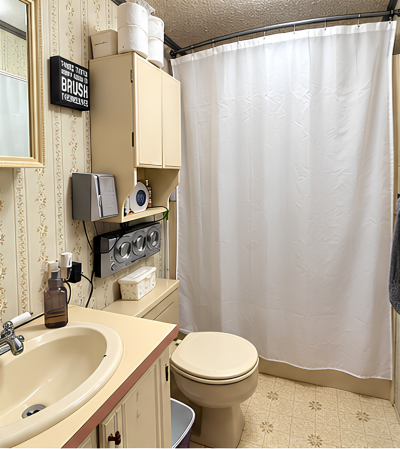 Photo 4 of 10 of home located at 25126 Deer Creek Flat Rock, MI 48134