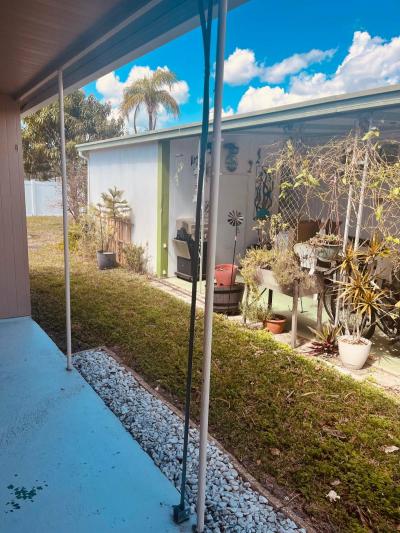 Photo 4 of 35 of home located at 2550 State Route 580, Lot 446 Clearwater, FL 33761