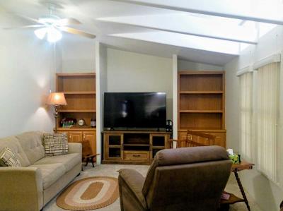 Photo 4 of 13 of home located at 8401 South Kolb Road #425 Tucson, AZ 85756