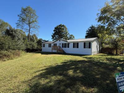 Photo 2 of 19 of home located at 648 Reagan Valley Rd Tellico Plains, TN 37385