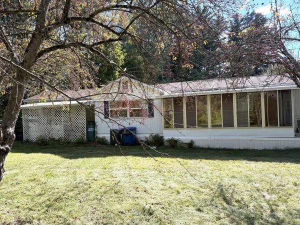 1972 Vindale 268TEFBR Mobile Home