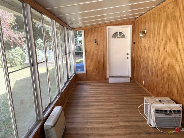1972 Vindale 268TEFBR Mobile Home