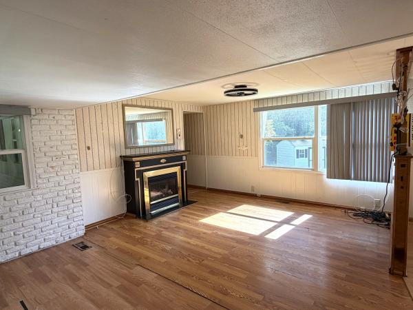1972 Vindale 268TEFBR Mobile Home
