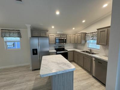 Photo 4 of 14 of home located at 3150 N E 36th Ave #303 Ocala, FL 34479