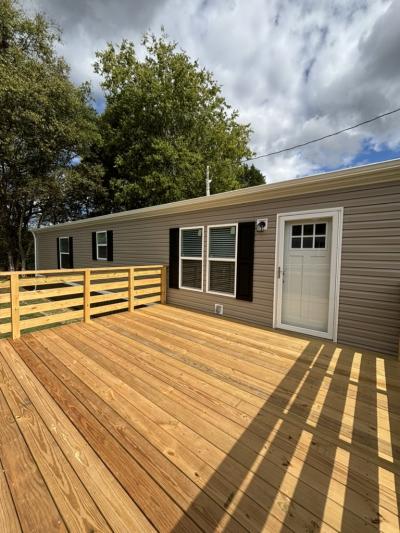Photo 2 of 11 of home located at 106 Brookfield Dr Clinton, TN 37716