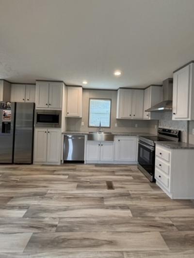 Photo 4 of 11 of home located at 106 Brookfield Dr Clinton, TN 37716