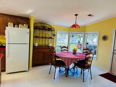 Photo 4 of 30 of home located at 257 Dawn Ln Vero Beach, FL 32962