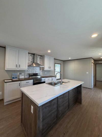 Photo 3 of 16 of home located at 150 Park Ln., Dallas, Tx 75141 Dallas, TX 75141