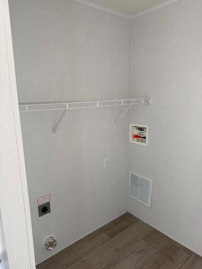 Photo 5 of 9 of home located at 2463 Illinois St Decatur, IL 62526