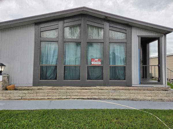 1983  Mobile Home For Sale