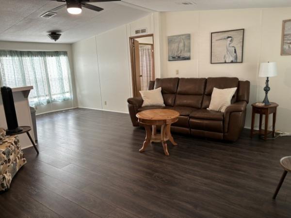 2004  Mobile Home For Sale
