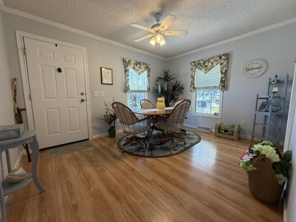 2005 ADRI H8483 Mobile Home