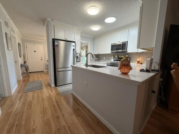 2005 ADRI H8483 Mobile Home
