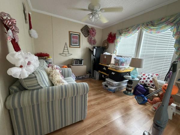 2005 ADRI H8483 Mobile Home