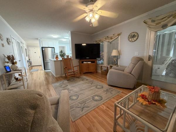 2005 ADRI H8483 Mobile Home