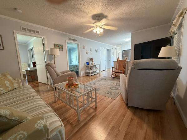 2005 ADRI H8483 Mobile Home