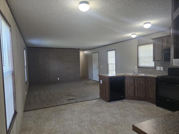 2015 Redman Advantage 1680204RA Mobile Home