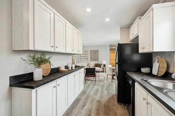Photo 1 of 1 of home located at 1424 Sarnia Street Lot 475 Muskegon, MI 49444
