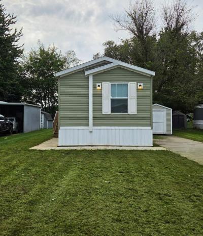 Photo 3 of 10 of home located at 168 Roxbury Park Goshen, IN 46526