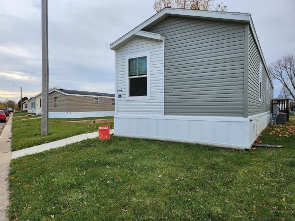 Photo 1 of 2 of home located at 1916 Eastern Drive SW Lot 247 Cedar Rapids, IA 52404