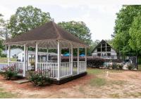 2004 Fleetwood Beacon Hill Mobile Home