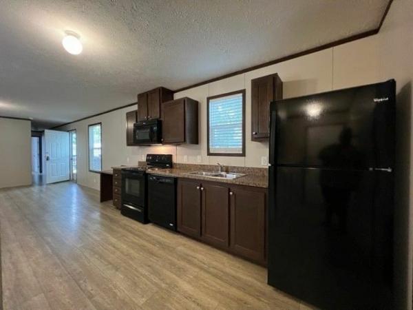 Photo 1 of 2 of home located at 35 Birch Dr. Lot B035 Belleville, MI 48111