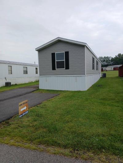 Photo 3 of 17 of home located at 365 Crestview Flemingsburg, KY 41041