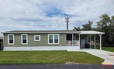 Mobile Home at 900 9th Ave E Palmetto, FL 34221