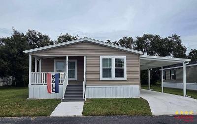 Mobile Home at 900 9th Ave E Palmetto, FL 34221