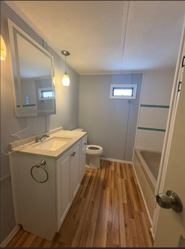 1976 ARTC HS MFG Mobile Home