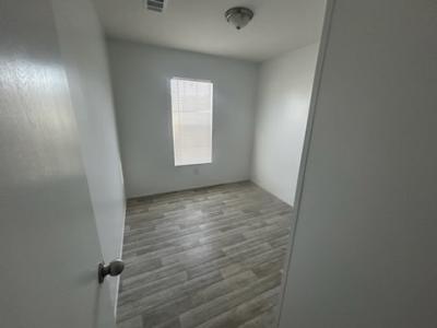 Photo 4 of 10 of home located at 1013 Tangelo St. Lakeland, FL 33803